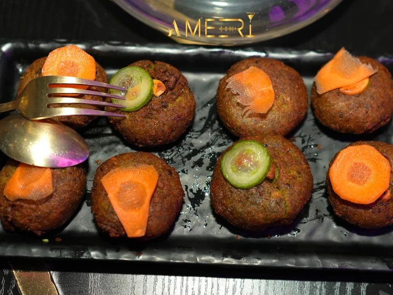 Ameeri Lounge dining